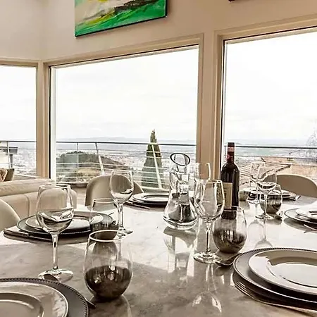 Sky View Cinema, Piscine, Otel Ceyrat