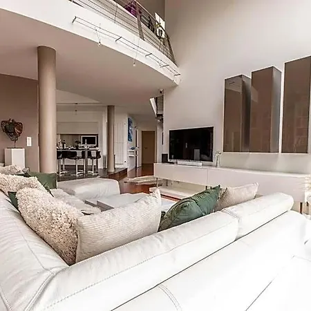 Sky View Cinema, Piscine, 4*